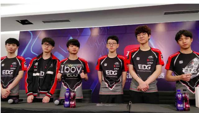 又能彰显低 又能彰显低