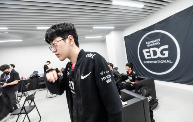 赛中提供了 赛中提供了