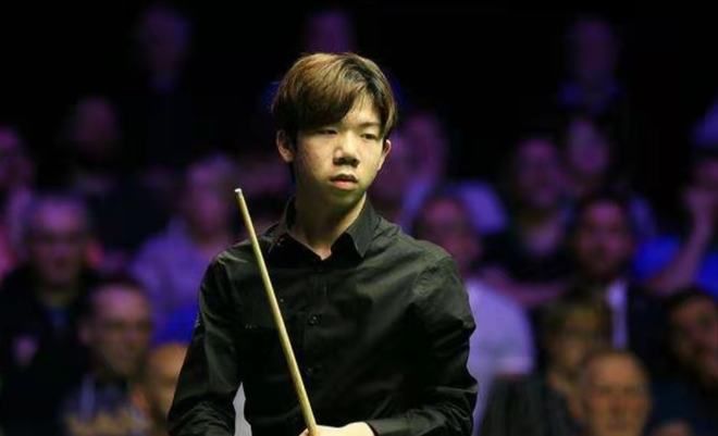 现代足球早 现代足球早